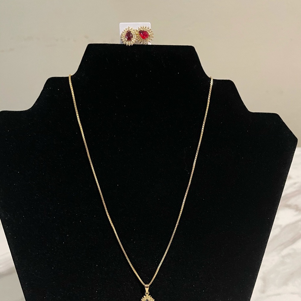 Gold and red set
